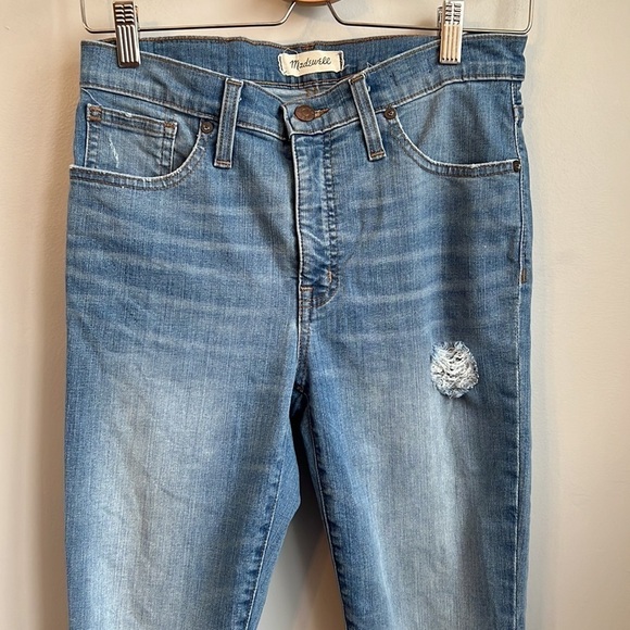 Madewell 9" High-Rise Skinny Jeans in Ontario Wash: Distressed-Hem Edition SZ 28 - Picture 4 of 8